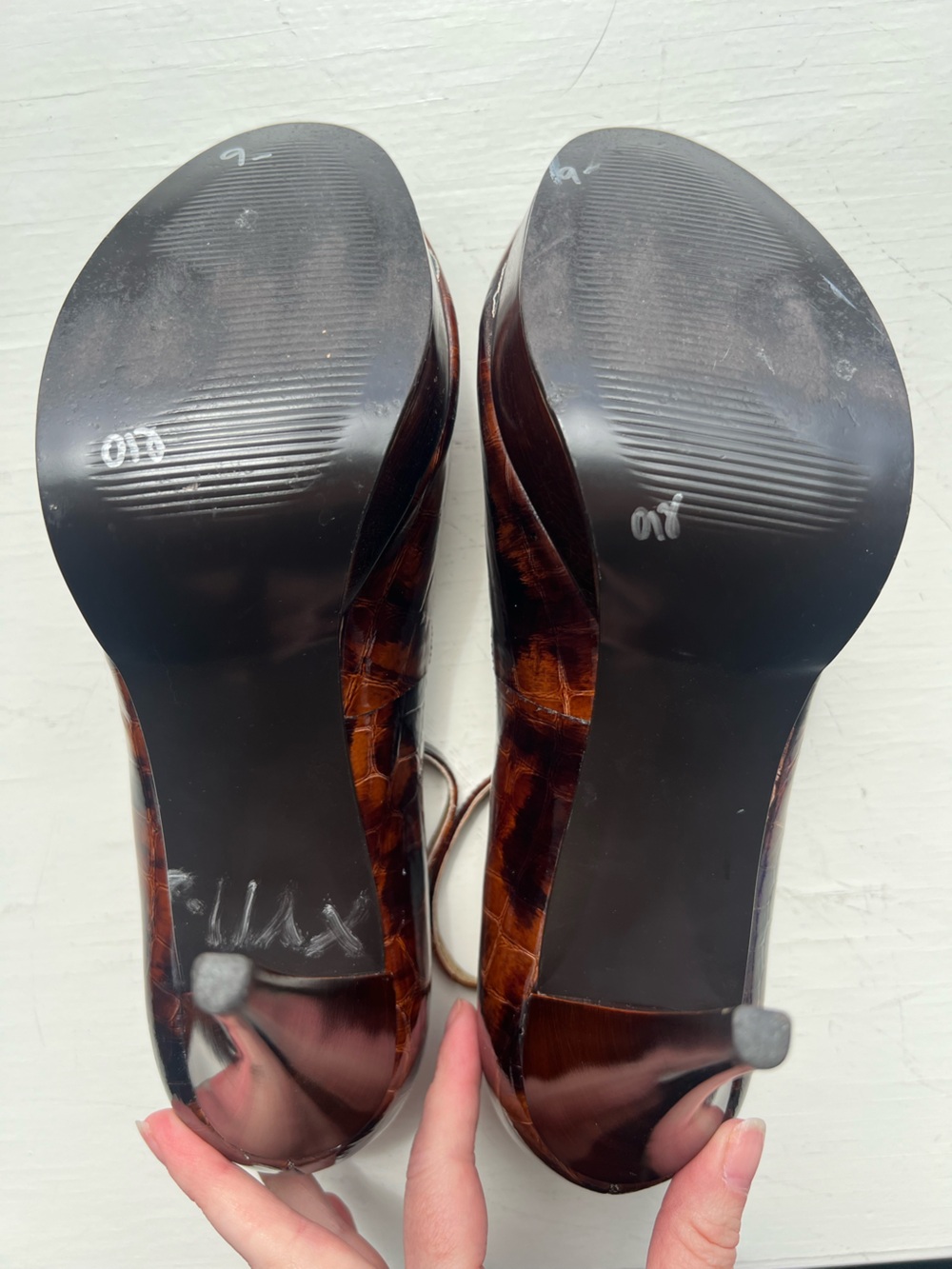 Carlos Santana Alleged T-Strap Platform Heels, 10 - Picture 9 of 9